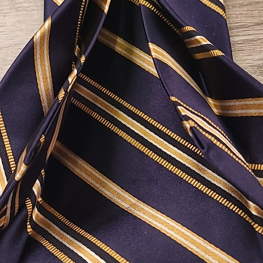 JOS A BANK Signature Platinum 7 FOLD Gold Navy Blue Striped Silk Cotton Tie RARE